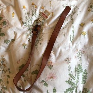 🤟🏼 NWT Brown Leather Belt